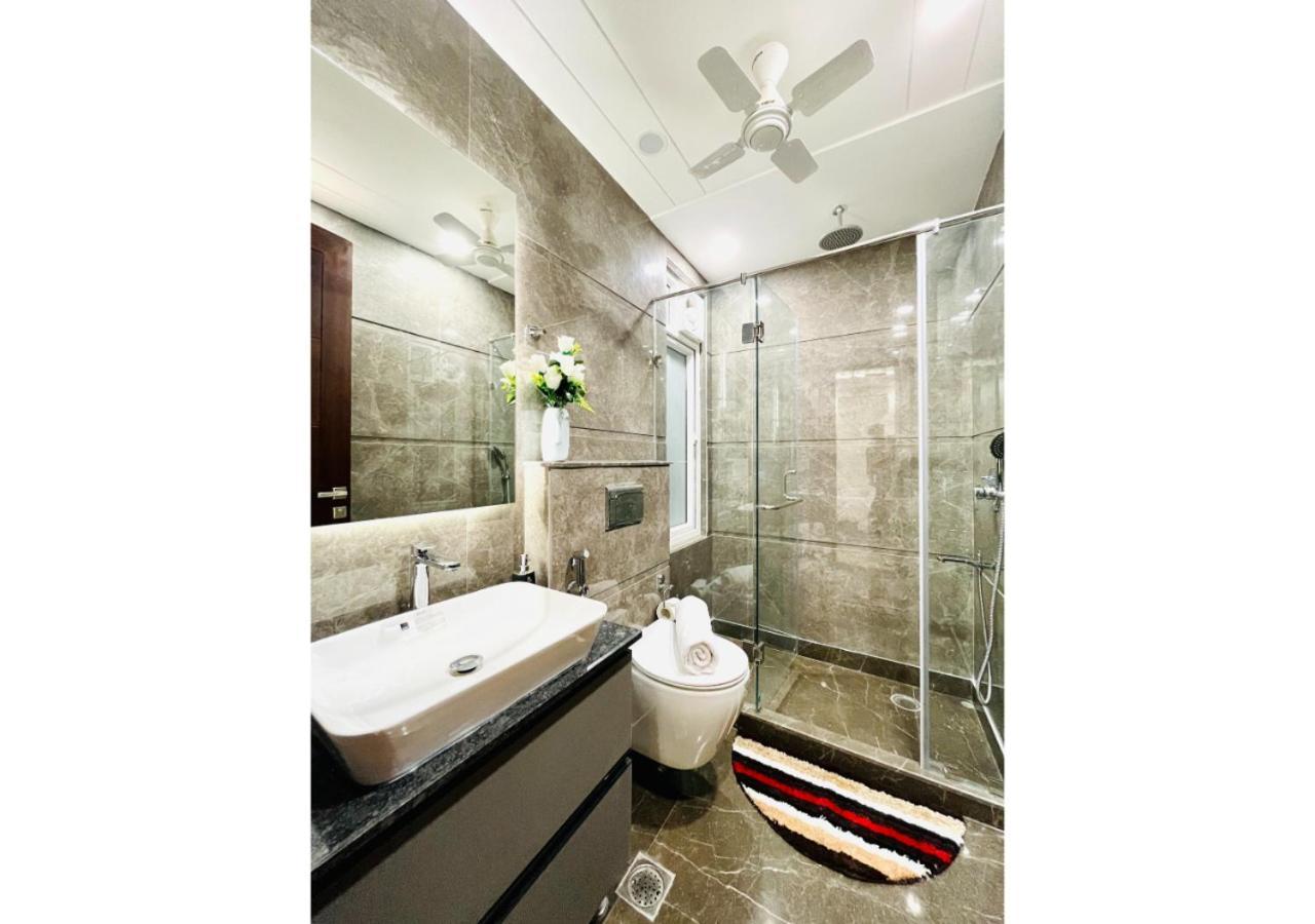 Bluo Modern 3Bhk Saket - Lift, Parking, Balcony * New Delhi